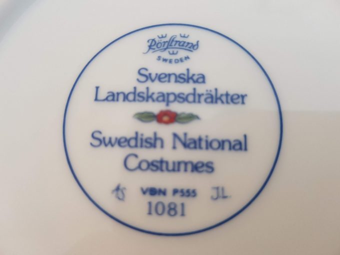 Rörsfrand Sweden Sierbordje porselein Svenska Landskapsdräkter. Swedish National Costumes 1081. 2