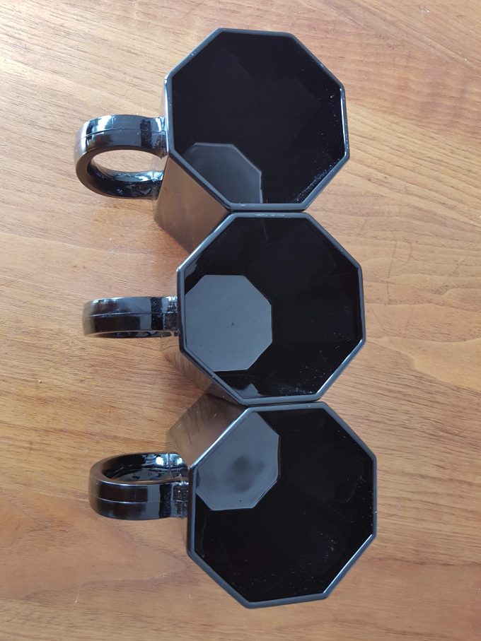 Arcoroc Octime France. Koffiemok groot zwart. 10 x 7.5 cm Per stuk 2