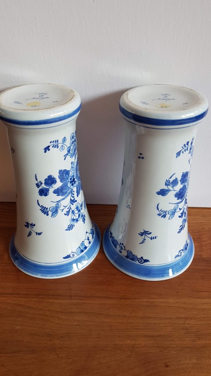 Delft's Blauw. Vazen met bloemmotief. Nr. 941 . Per set van 2 3