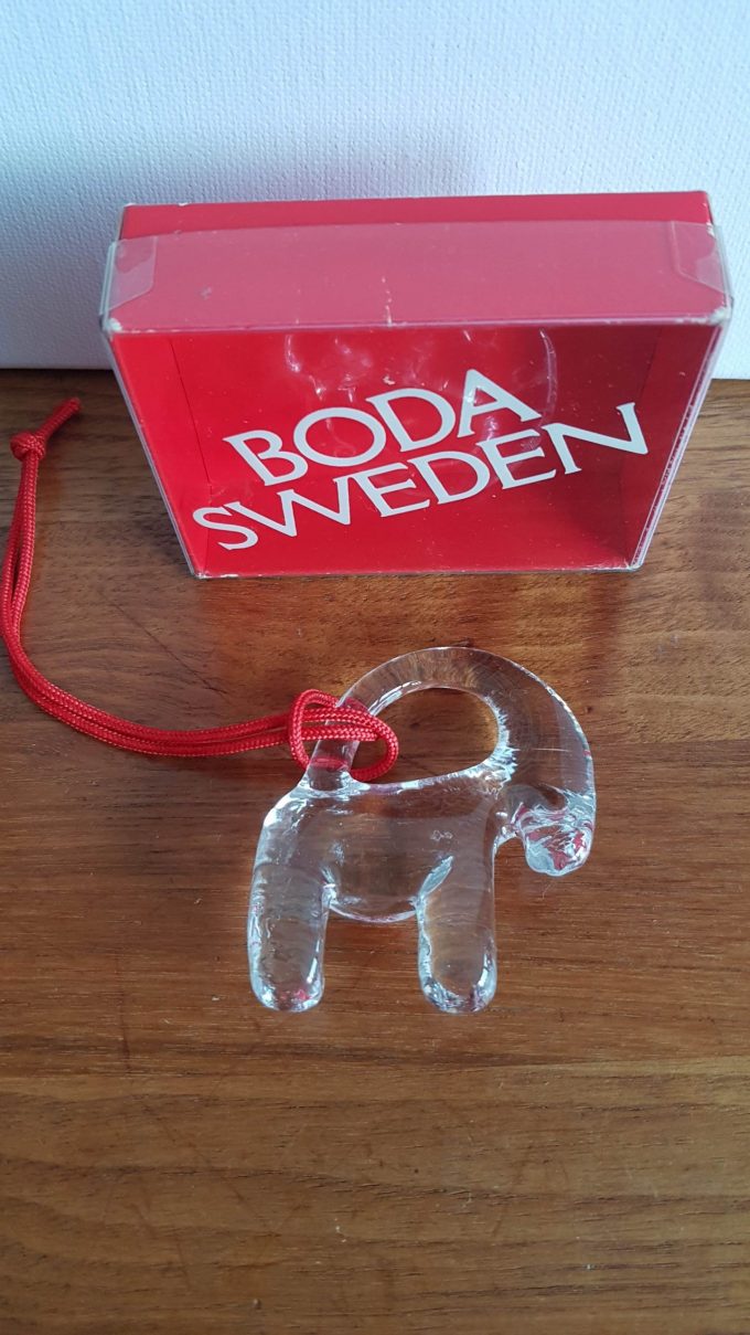 Kosta Boda Zweden. Kristallen hanger rendierfiguurtje. 97695-3 1