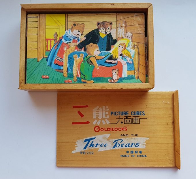 Picture Cubes WB 202. Goldilocks and the Three Bears. Blokpuzzel in houten doosje 5 x 3 blokken. 2