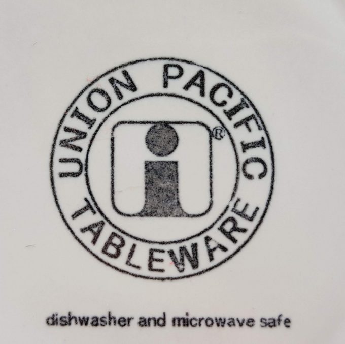 Union Pacific Tableware, Beslagkom, schaal. Kleur wit/grijs. 2