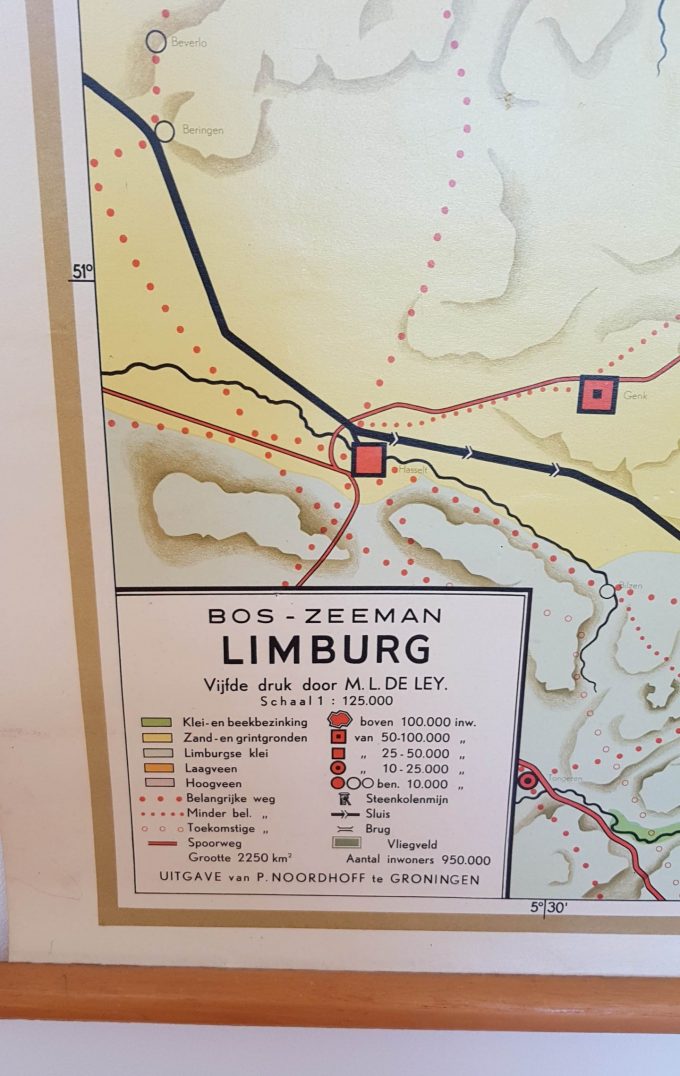 P. Noordhoff. Groningen. Wandkaart, Schoolkaart Limburg. Bos-Zeeman. 5e druk, M.L. de Ley. Formaat 75 x 115 cm. Met stokken en ophangkoord. 1
