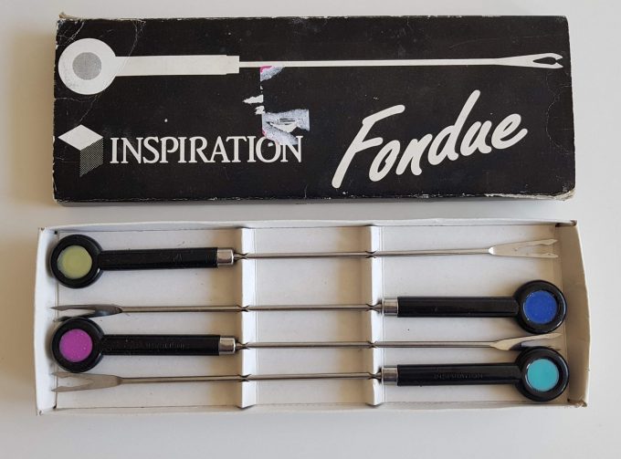 Inspiration Fondue. Fonduevorken met rond uiteinde in 4 kleuren. 1