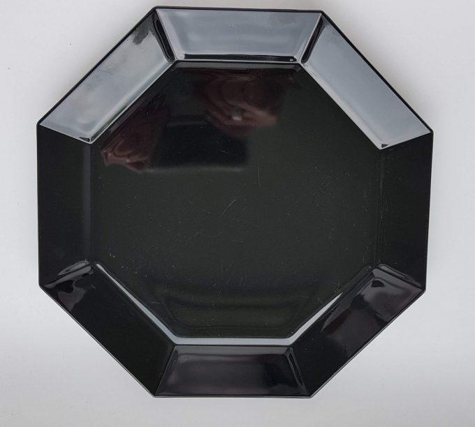 Arcoroc Octime France. Groot bord /schaal. Zwart geperst glas. Diameter 30 cm. 2