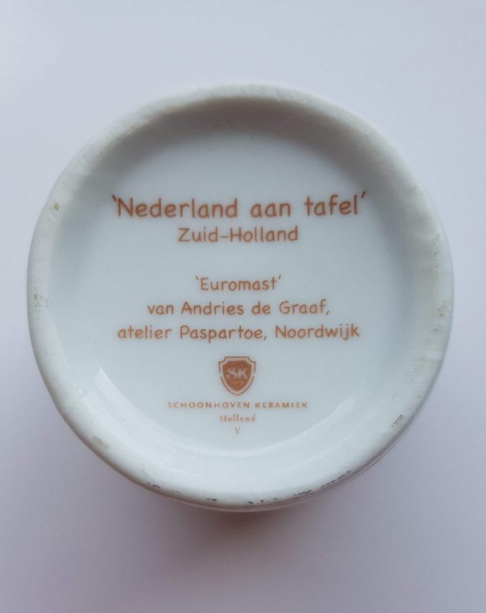 Schoonhoven Keramiek Holland. Nederland aan Tafel. Zuid-Holland. Beker met afbeelding Euromast. 3