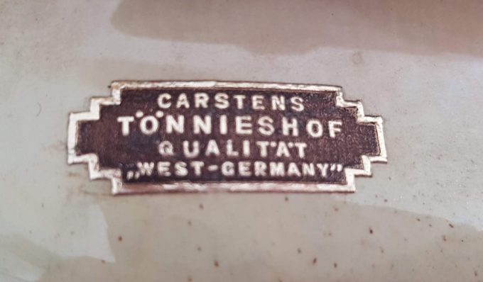Carstens Tönnieshof Qualität. West Germany nr.479. Kannetje in diverse kleuren met gouden rand. 3