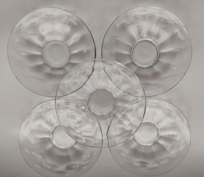 Glazen gebaksbordjes. (diameter 15 cm) Per set van 6 2