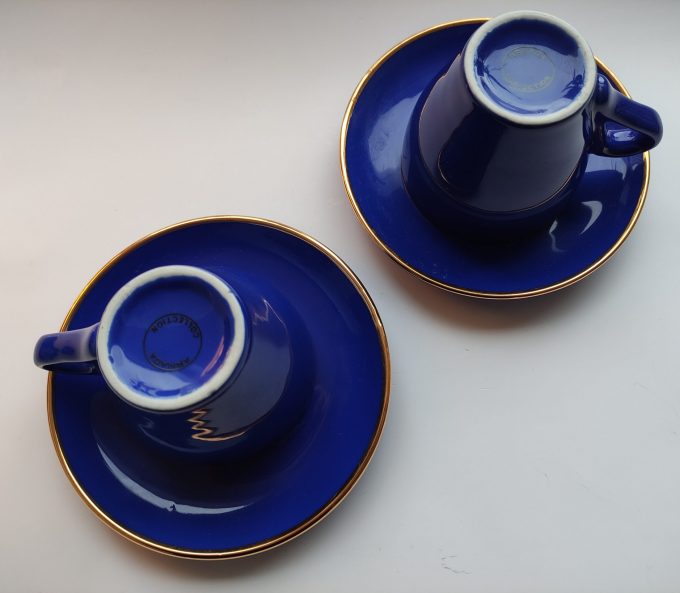 Armada Collection. Koffie kop en schotel. Blauw wit met gouden rand. Per stuk. 3