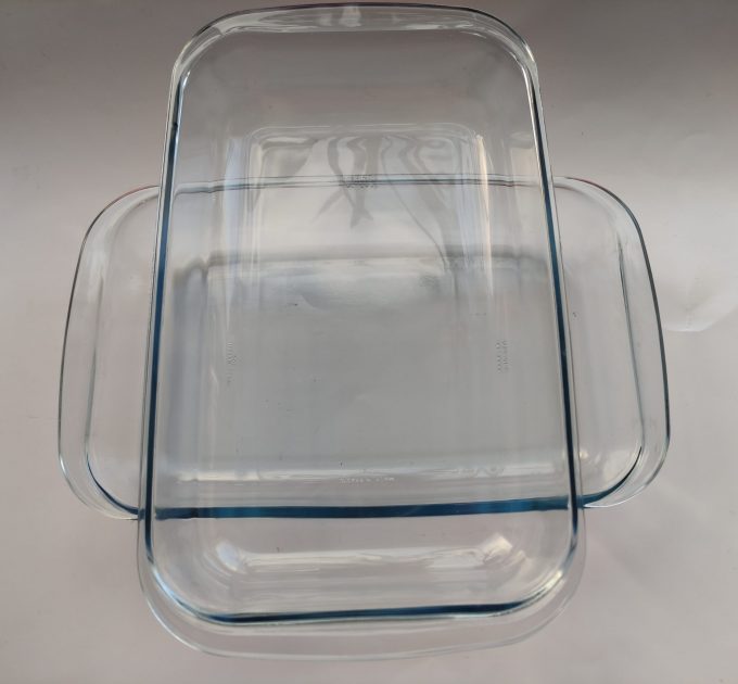Marinex. Made in Brazil. Dekschaal / Ovenschaal . Glas met Silverplate deksel. Per set van 2 2