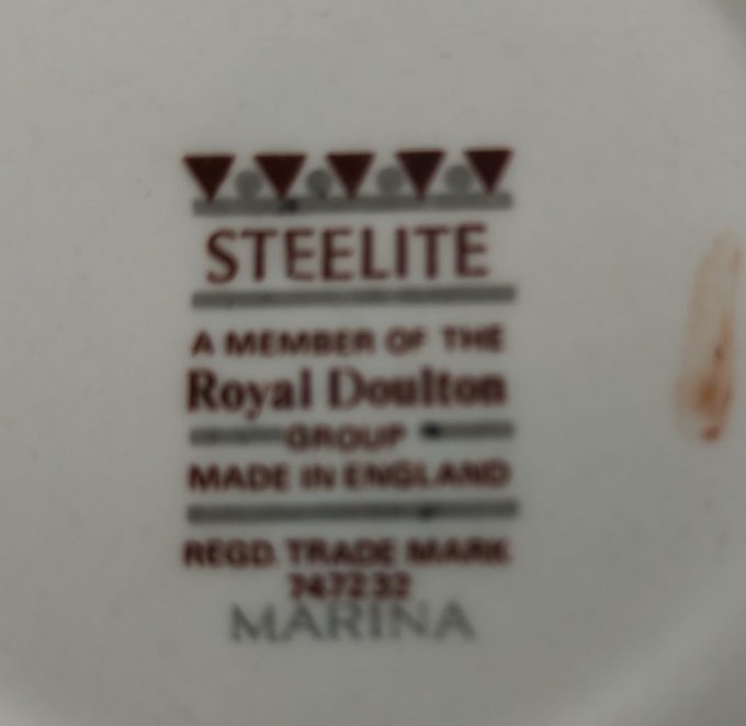 Royal Doulton Steelite. Made in England. Design Marina . 2 schaaltjes. Per set van2 2