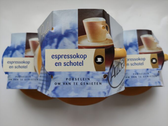 Arzberg Perla Germany. Espresso Kop en Schotel Geel /Wit Per stuk 4