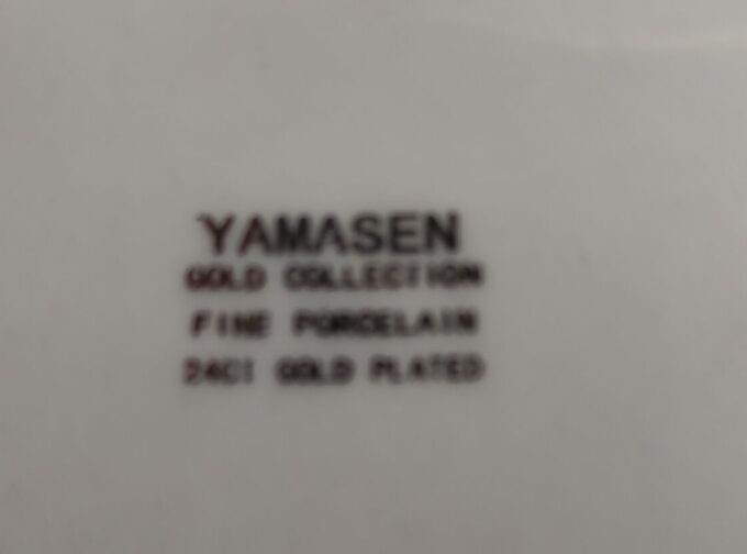 Yamasen Gold Collection. Espresso kop en schotel. Wit zwart met veel zilveraccenten. 3