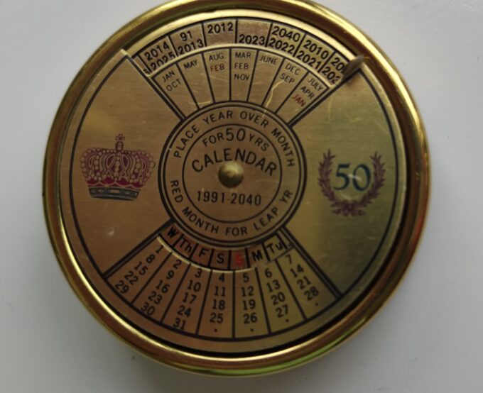 The Compass Rose Collection. 50 Year Calendar 1991-1940. Handgemaakt. Massief Messing 3