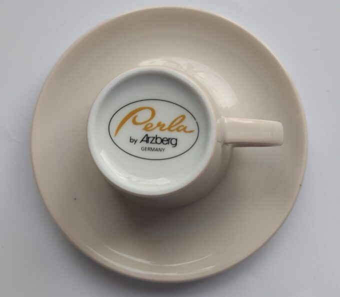 Arzberg Perla Germany. Espresso Kop en Schotel Wit . 12 x 5.5 cm. Per stuk 3