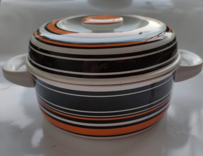 Thomas Germany. Vintage oranje zwart wit serviesgoed. Oven Dekschaal vuurvast. 1