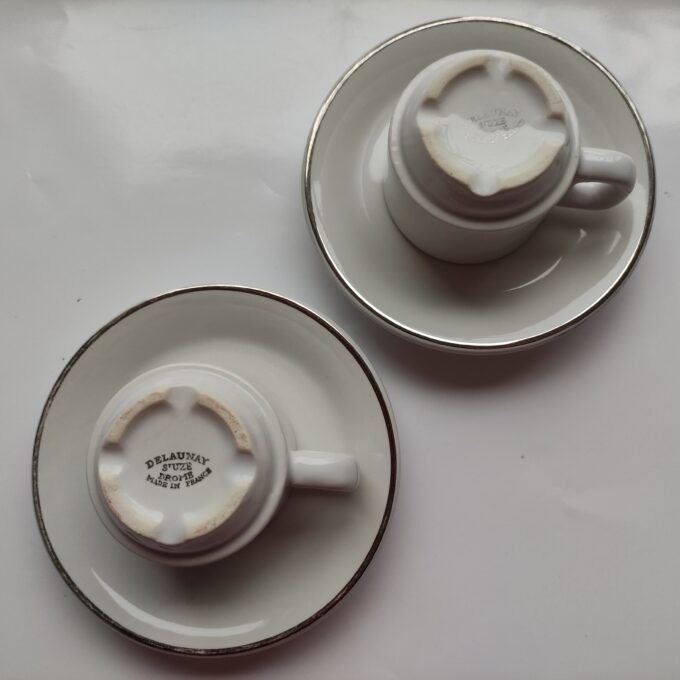Delaunay St.Uze Drome. Made in France. Kop en schotel espresso. Wit met zilveren rand. Per stuk. 4