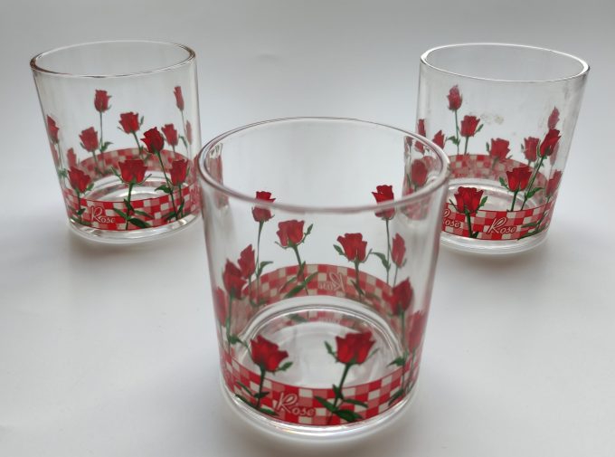 Waterglas. Met rozen motief. Per set van 3. 1