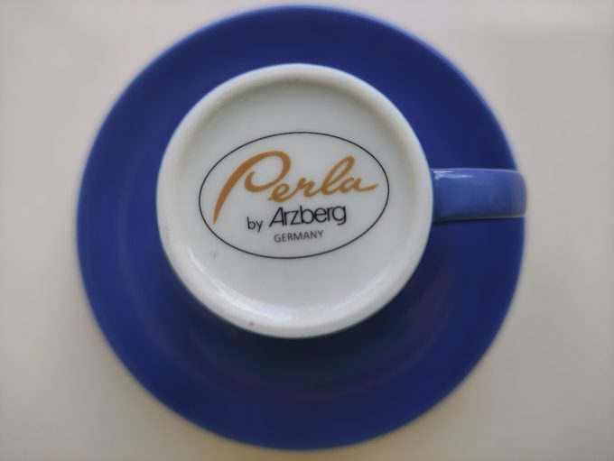 Arzberg Perla Germany. Espresso Kop en Schotel Blauw wit . 12 x 5.5 cm. 2