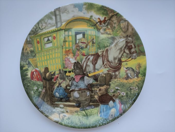 Wedgwood. Wind in the Willows. Gypsy Caravan. Sierbord. 21 x 2 cm. 1