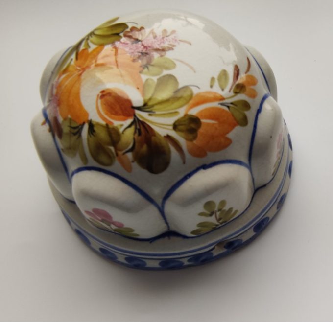 Vintage Ceramiche ABC. Bassano. Made in Italy. Handbeschilderde mal. Met bloemmotief. 15.5 x 8.5 cm ) 1