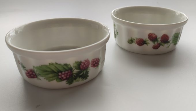 J&G Meakin/ Wedgwood. Libelle design Marjolein Bastin. Schaaltjes per set van 2 1