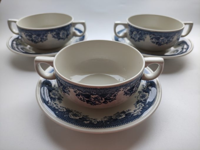 Villeroy & Boch. Made in Germany. Design Balmoral. Soepkom met onderbord. Blauw wit. Per set van 3 - Afbeelding 2