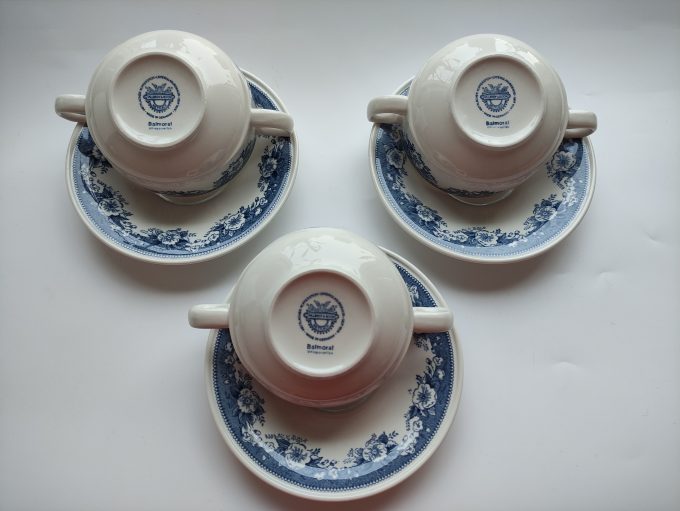 Villeroy & Boch. Made in Germany. Design Balmoral. Soepkom met onderbord. Blauw wit. Per set van 3 - Afbeelding 3