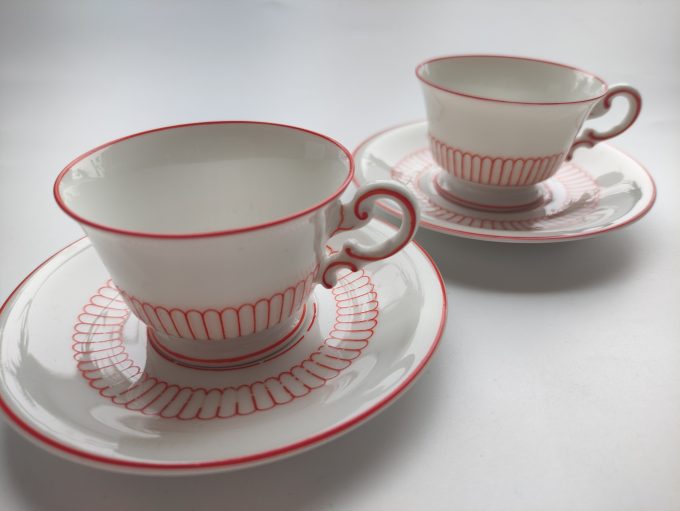 Rosenthal Kronach Bavaria.. Koffie Mocca Kop en Schotel. Wit met rode motieven. Per set van 2 - Afbeelding 2