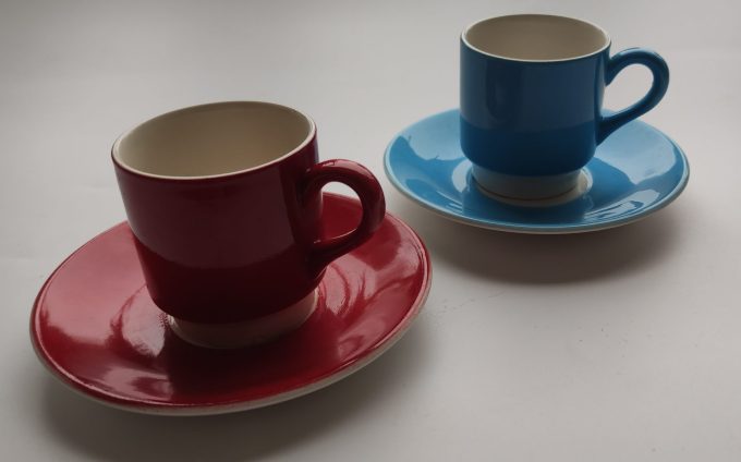 Vintage Pagnossin. Treviso Italy. Nr. 105. Koffie Kop en Schotel . Rood en Blauw. Als set van 2