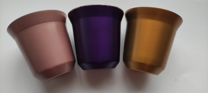 Nespresso Collections.  5.5 Designers.  Pixie.  Aluminium kopjes . Drie  kleuren. Per set van 3. - Afbeelding 2