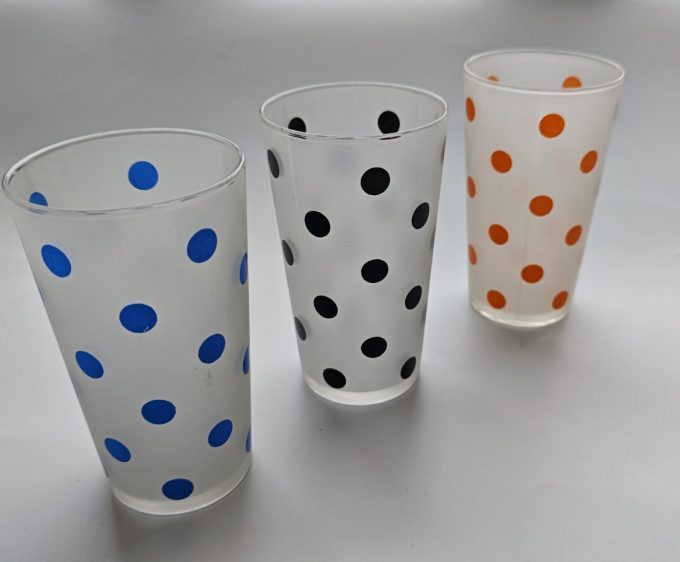 Vereco? Made in France. Waterglas met polkadots.  3 kleuren. Per set van 3