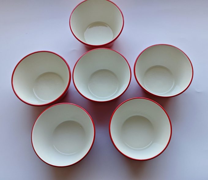 Schaaltjes rond. Rood Wit . Pagnossin. Made in Italy. Per set van 6. - Afbeelding 2