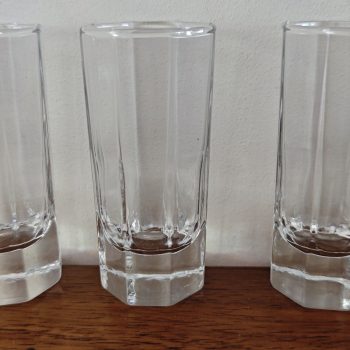 Arcoroc Octime France. Liqeurglaasje. Transparant geperst glas. Per set van 3