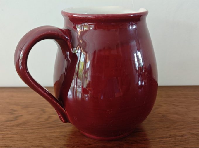 JLK 26 he. Keramisch Waterkannetje. Handmade. Bruin Wit.