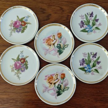 Teatips met bloemmotief. 3 x 2 verschillende bloemen. Per set van 6.