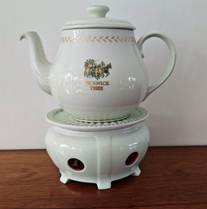 Pickwick Thee. Thee pot met warmhoud onderstel.  Licht Groen Wit. Complete set