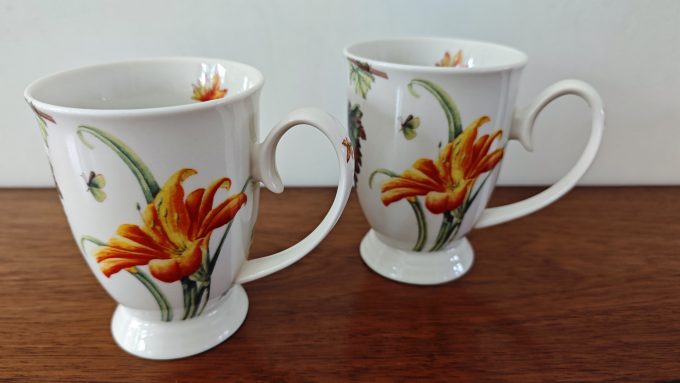 JBS Home Collection. Design Janneke Brinkman-Salentijn. Seasons. Thee en of Koffie Kop Groot. Met bloem- en fruitmotief. Per set van 2