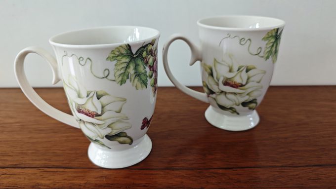 JBS Home Collection. Design Janneke Brinkman-Salentijn. Seasons. Thee en of Koffie Kop Groot. Met bloem- en fruitmotief. Per set van 2 - Afbeelding 2
