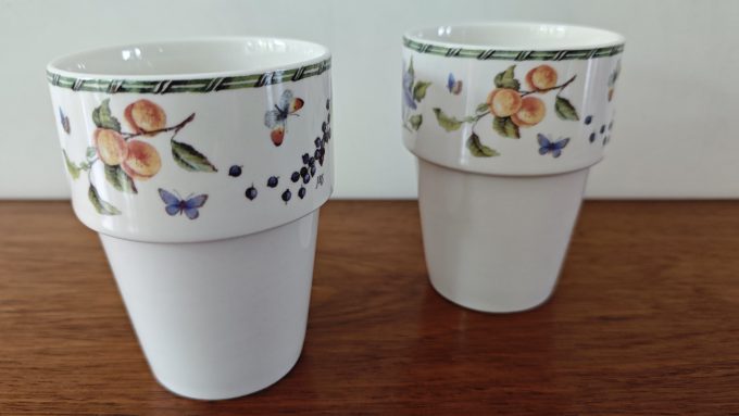 JBS Home Collection. Design Janneke Brinkman-Salentijn.  Bekers Fruit & Flowers. Met bloem- en fruitmotief. Per set van 2 .