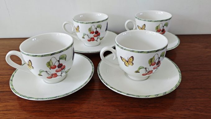 JBS Home Collection. Design Janneke Brinkman-Salentijn.  Koffie en of Theekop en schotel .Fruit & Flowers. Met bloem- en fruitmotief. Per set van 4 . - Afbeelding 3