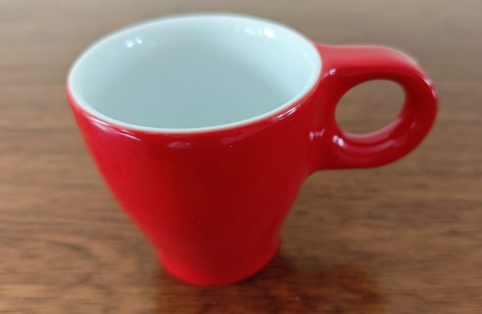Simon Lévelt.  Espresso Koffie Kop Rood Wit.