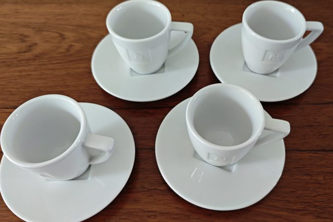 Nespresso. Espresso /  Ristretto kop en schotel wit.  Per set van . - Afbeelding 2