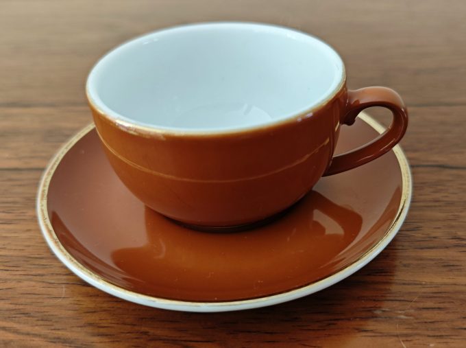 Mitterteich Bavaria Germany.  Espresso Koffie kop en schotel.  Bruin met Gouden rand.