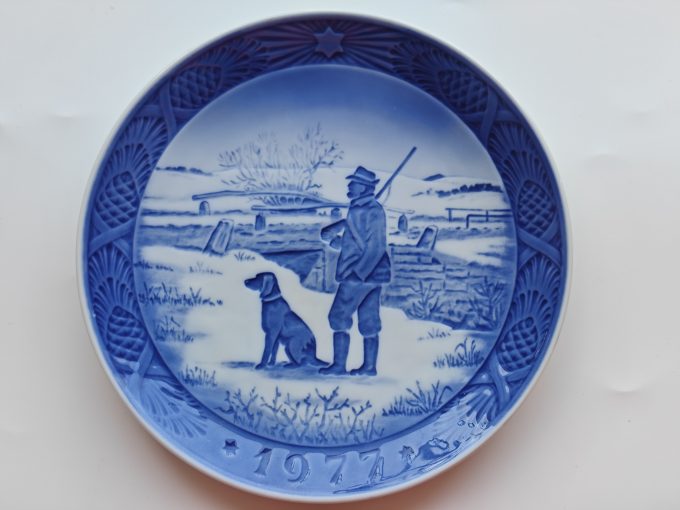 Royal Copenhagen. Wandbord Blauw.  1977 Titel "De Immervad Brug".
