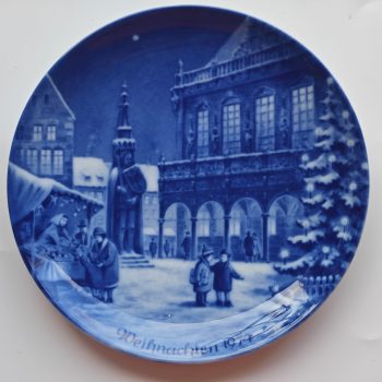 Berlin Design.  (Genuine Blue China). Wandbord Blauw. Weihnachten 1974  Titel "Weihnachten in Bremen".