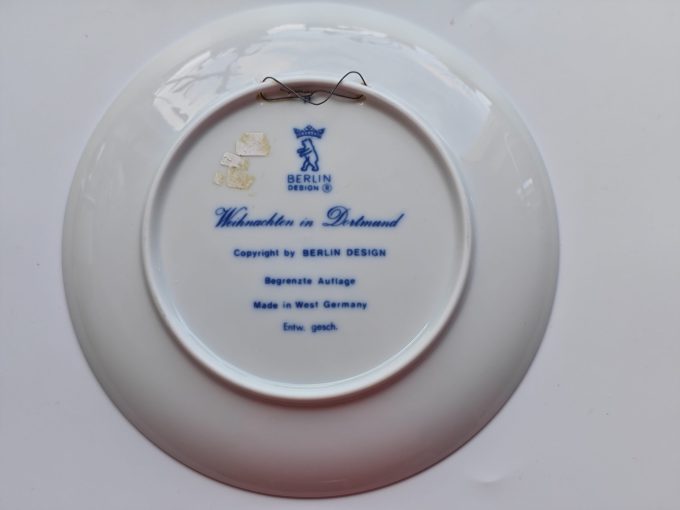 Berlin Design.  (Genuine Blue China). Wandbord Blauw. Weihnachten 1975  Titel "Weihnachten in Dortmund". - Afbeelding 2