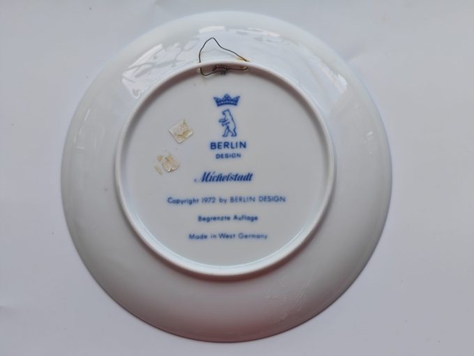 Berlin Design.  (Genuine Blue China). Wandbord Blauw. Weihnachten 1972  Titel "Michelstadt". - Afbeelding 2