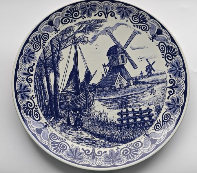 Origineel Blauw Delfts Handwerk. Made in Holland.  Wandbord Blauw. Molens en Schip.