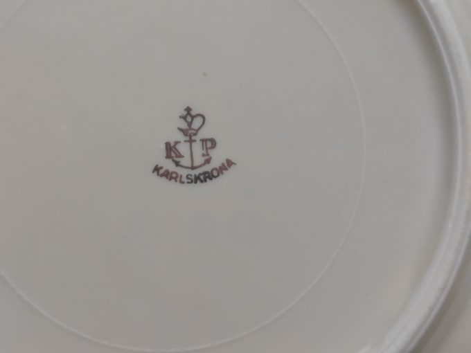 KP Karlskrona Porslinsfabrik. Made in Sweden. Diepe borden. Crème Wit met golfrand goud. Per set van 5 . - Afbeelding 2